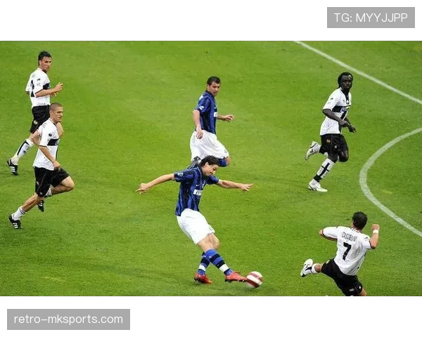 米兰德比激战正酣：AC米兰与国际米兰的巅峰对决备受关注